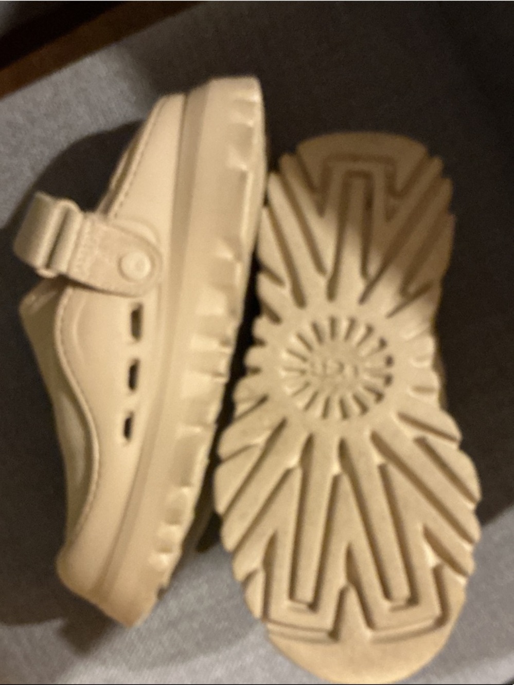 UGG PeakMod Dark Sand Clog